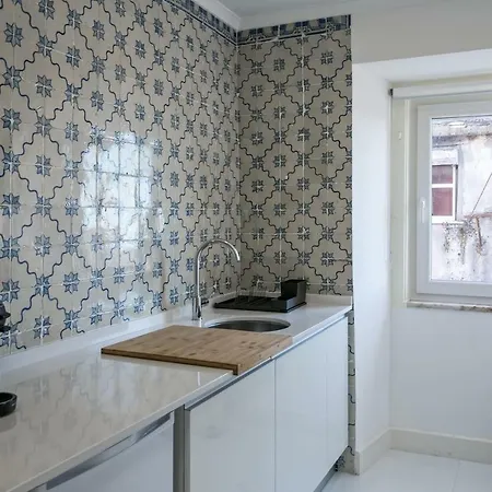 Hip Tailor Made Duplex Penthouse In Bairro Alto * リスボン
