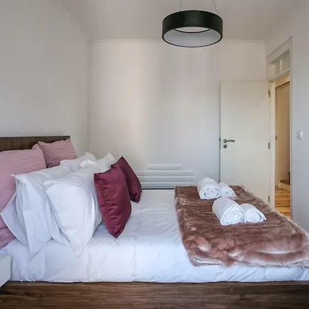 Hip Tailor Made Duplex Penthouse In Bairro Alto Apartament