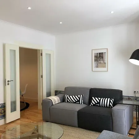 Hip Tailor Made Duplex Penthouse In Bairro Alto Apartament