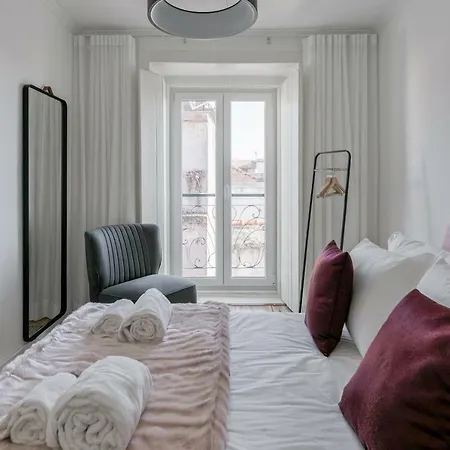 Hip Tailor Made Duplex Penthouse In Bairro Alto Apartament Lizbona